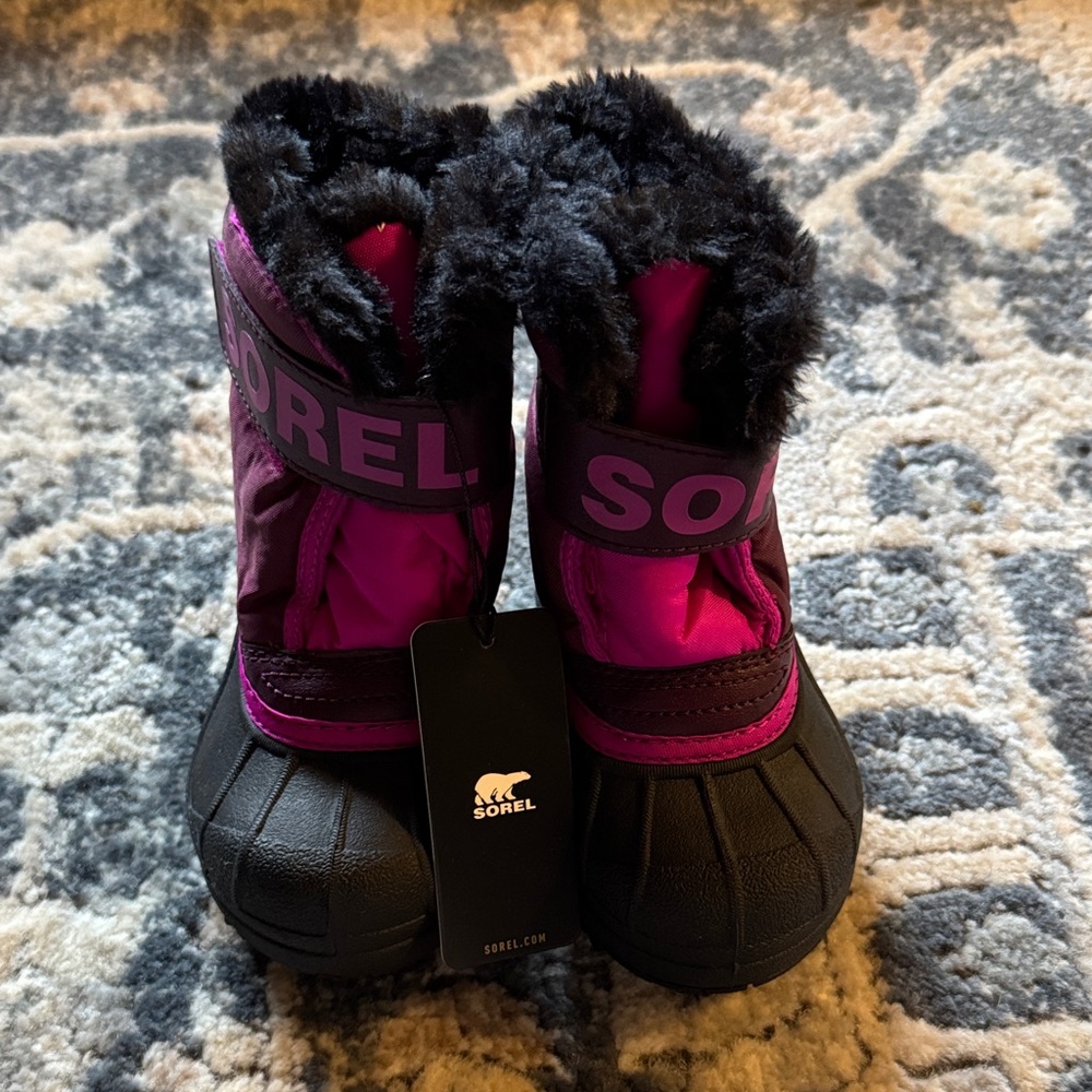 Sorel Fuchsia and Black Snow Boots